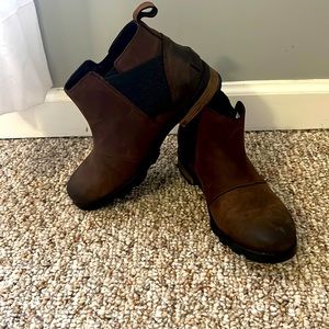 Cute brown sorel booties - size 6 too small and can’t return